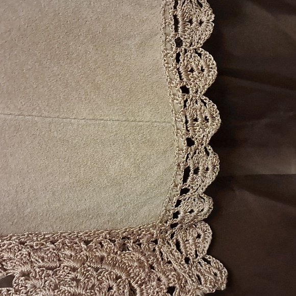 Suede Vest with embroidered Trim. Beautiful.NWT - Picture 5 of 7